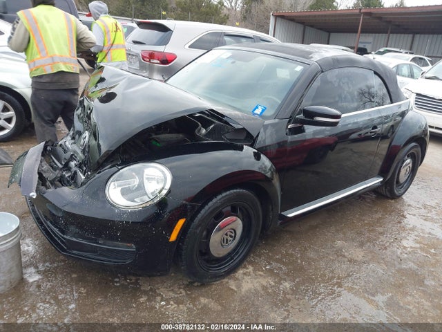 Volkswagen Beetle 1.8t 2015 3VW517AT2FM814660 Image 2