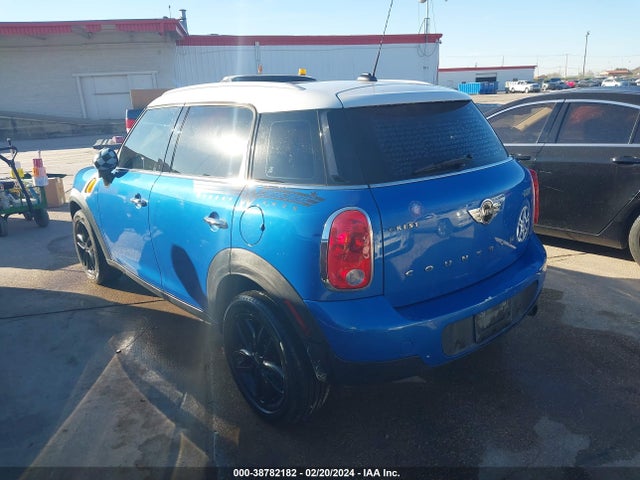 2014 MINI COUNTRYMAN WMWZB3C50EWR38205 Photo 2