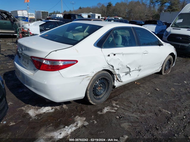 Toyota CAMRY LE 2015 4T4BF1FK5FR496356 Image 4