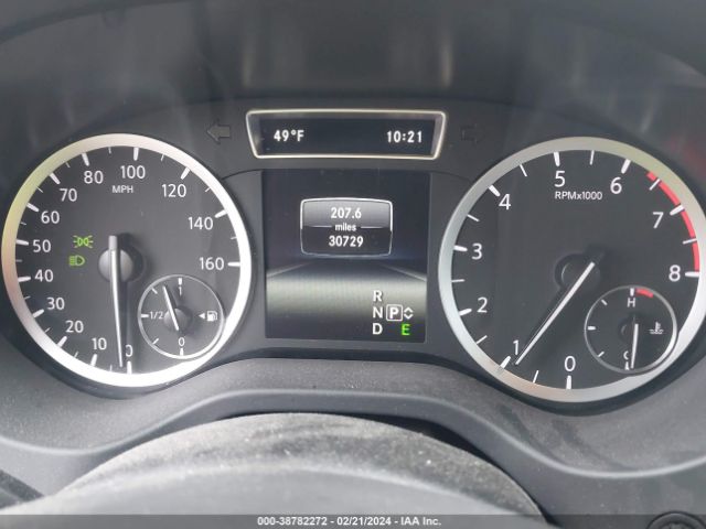 SJKCH5CP9HA019080 Infiniti Qx30 Premium