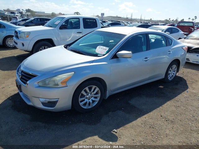 Nissan Altima 2.5 S 2015 1N4AL3AP9FC232473 Image 2