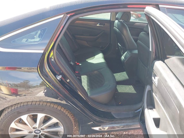 2015 HYUNDAI SONATA SPORT VIN: 5NPE34AF3FH220302