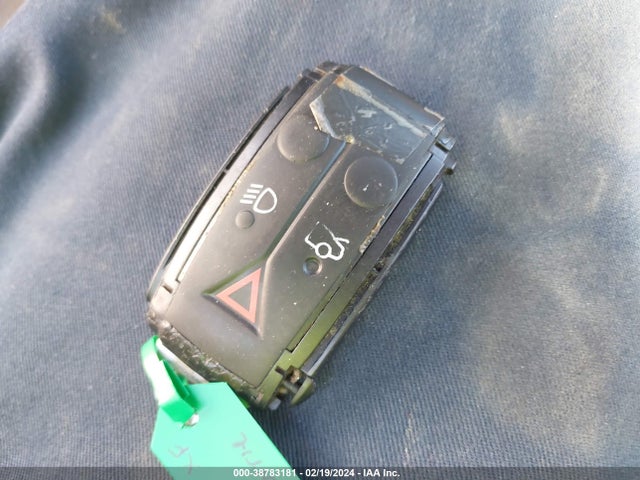 2011 JAGUAR XF SAJWA0FBXBLR91484 Photo 10