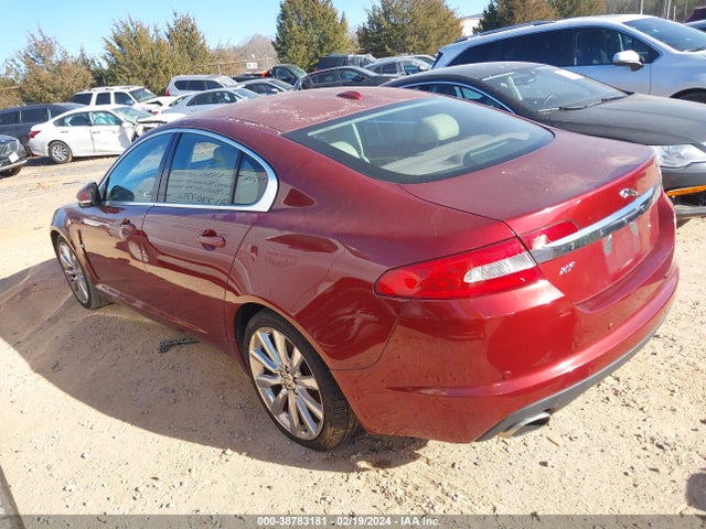 2011 JAGUAR XF SAJWA0FBXBLR91484 Photo 2