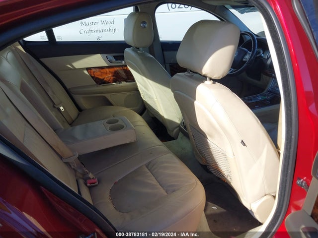 2011 JAGUAR XF SAJWA0FBXBLR91484 Photo 7