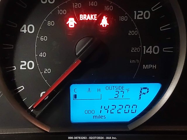 Toyota Rav4 Xle 2015 JTMRFREV5FD110400 Image 16