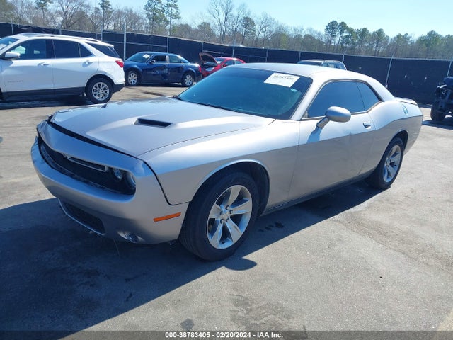 Dodge Challenger Sxt 2018 2C3CDZAG5JH121318 Image 2