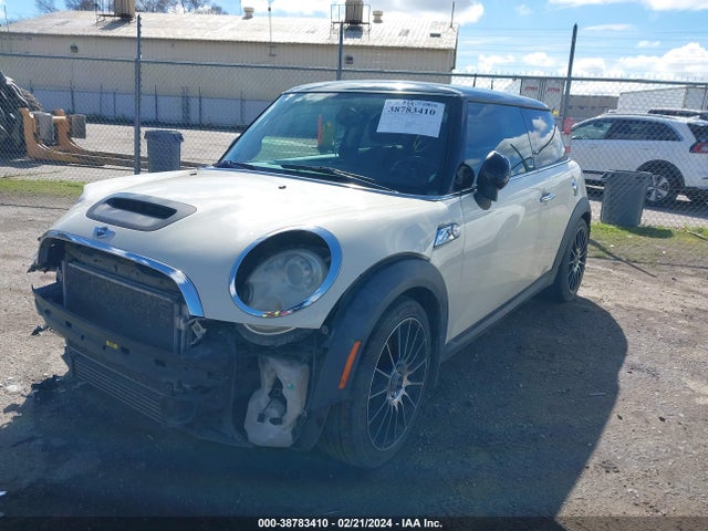 2011 MINI COOPER S WMWSV3C5XBTY10026 Photo 1