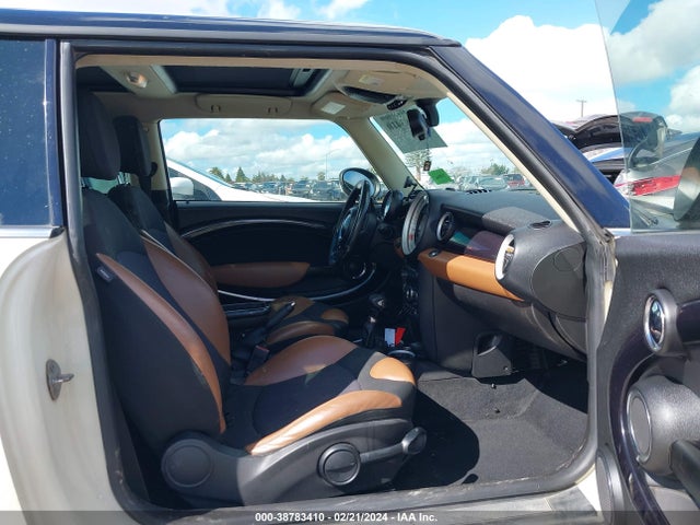 2011 MINI COOPER S WMWSV3C5XBTY10026 Photo 4