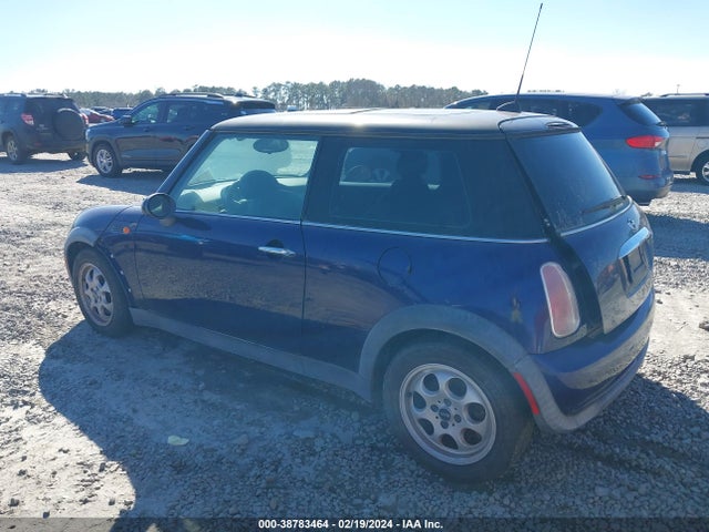 2005 MINI COOPER WMWRC33465TC57751 Photo 2