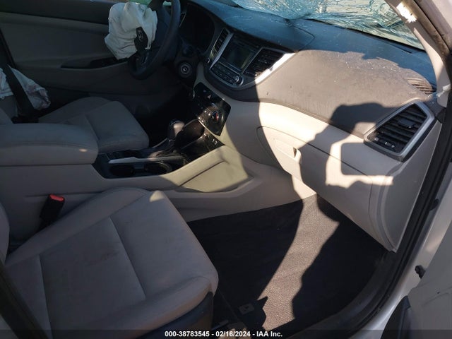 2016 HYUNDAI TUCSON SE VIN: KM8J23A43GU044901