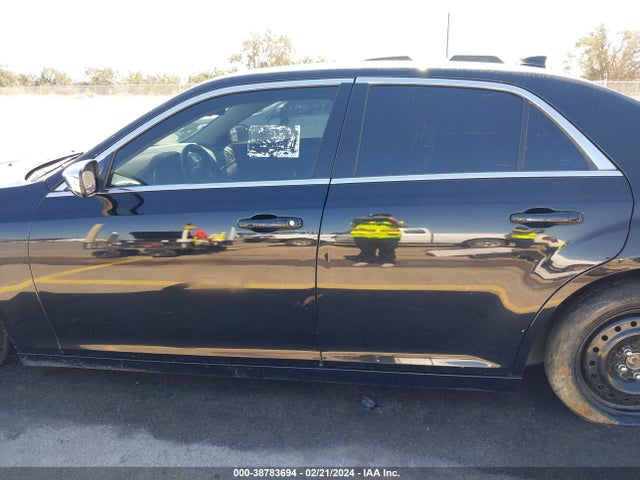 Chrysler 300 Touring 2018 2C3CCAAG9JH190727 Image 14