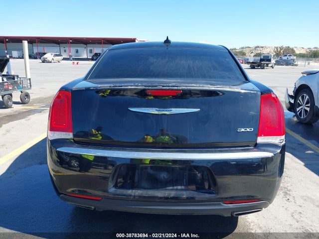 Chrysler 300 Touring 2018 2C3CCAAG9JH190727 Image 16
