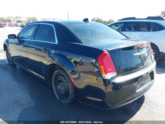 Chrysler 300 Touring 2018 2C3CCAAG9JH190727 Image 3