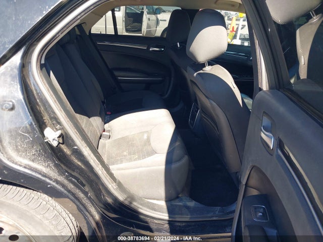 Chrysler 300 Touring 2018 2C3CCAAG9JH190727 Image 8