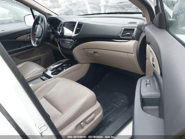 Honda Pilot Touring 2017 5FNYF6H94HB035080 Image 5