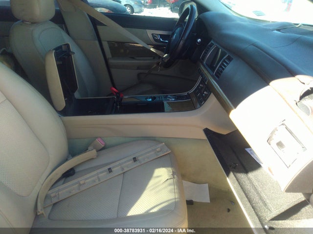 2009 JAGUAR XF SAJWA07C591R02630 Photo 4