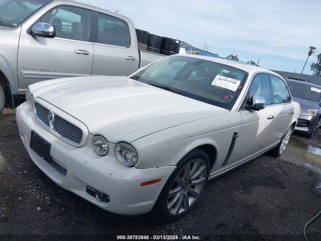 2008 JAGUAR XJ SAJWA82B38SH28257 Photo 1