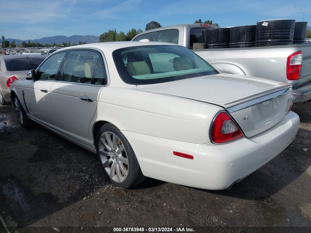 2008 JAGUAR XJ SAJWA82B38SH28257 Photo 2
