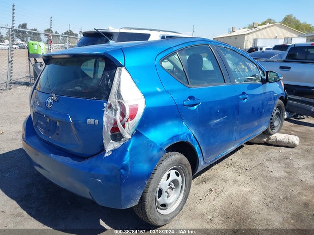 Toyota Prius C One 2014 JTDKDTB31E1562917 Image 4