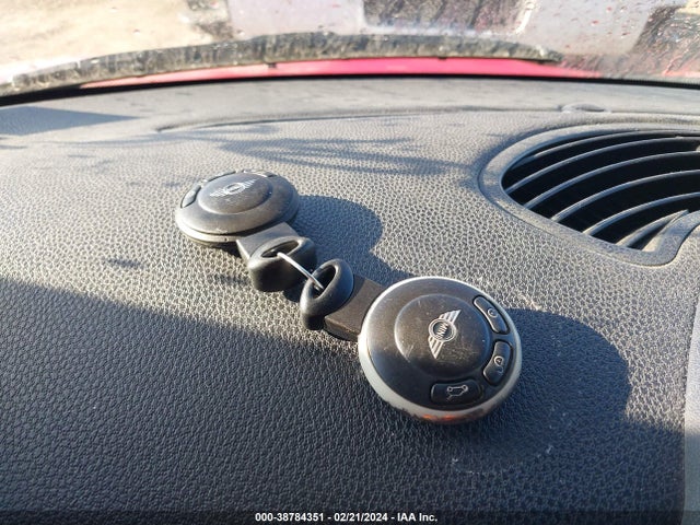 2009 MINI COOPER WMWMF33539TT69923 Photo 10