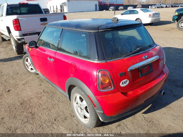 2009 MINI COOPER WMWMF33539TT69923 Photo 2