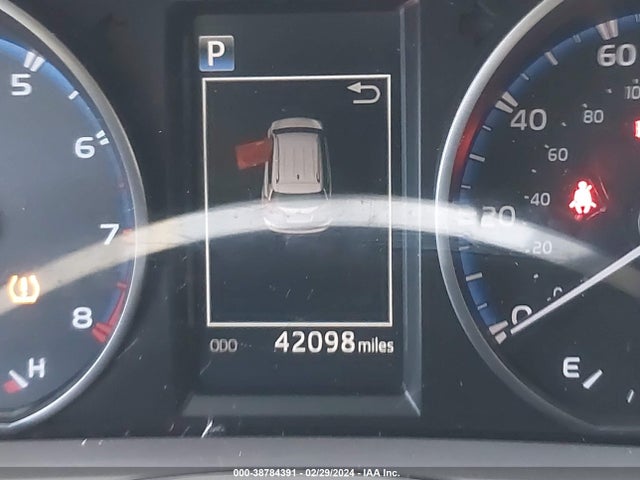 Toyota RAV4 LE 2017 JTMZFREV0HJ119171 Image 7
