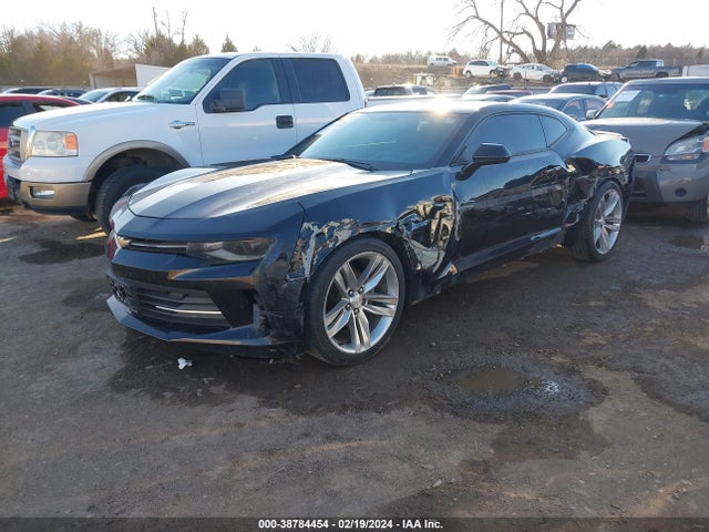 Chevrolet Camaro 2lt 2018 1G1FD1RS7J0124527 Image 2