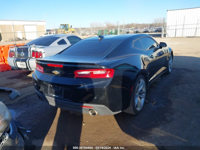 Chevrolet Camaro 2lt 2018 1G1FD1RS7J0124527 Image 4