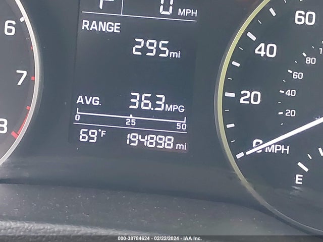 Hyundai ELANTRA SE 2017 5NPD74LF5HH194771 Image 16