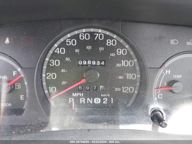 2003 FORD CROWN VICTORIA LX VIN: 2FAFP74W33X214943