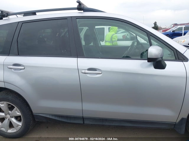 Subaru Forester 2.5i Premium 2014 JF2SJACC1EG525344 Image 13