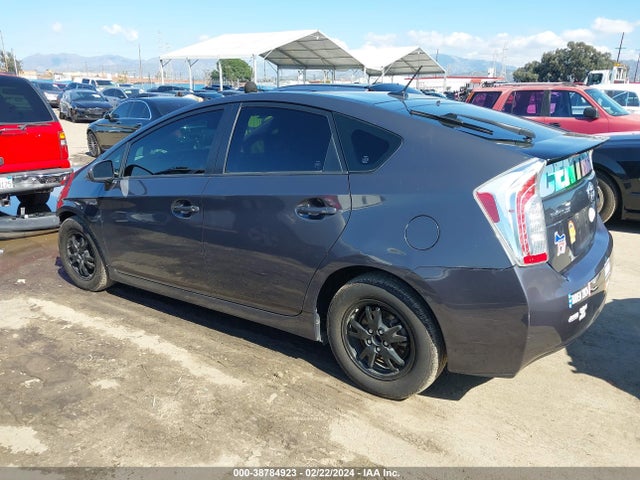 Toyota Prius Four 2014 JTDKN3DU8E0375831 Image 3