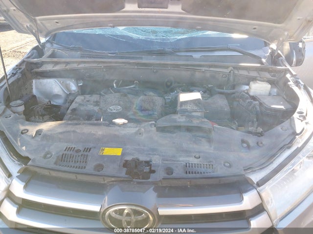 Toyota Highlander Le 2018 5TDBZRFHXJS818396 Image 10