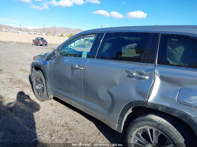 Toyota Highlander Le 2018 5TDBZRFHXJS818396 Image 14