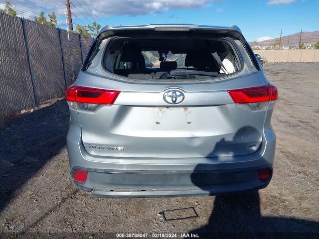 Toyota Highlander Le 2018 5TDBZRFHXJS818396 Image 16