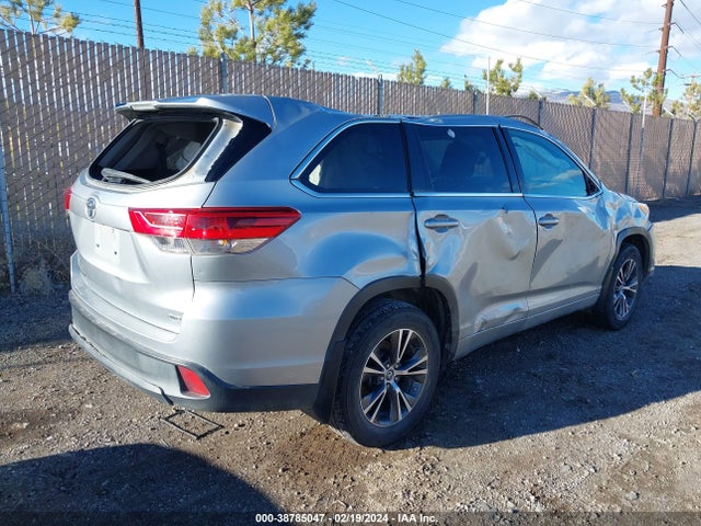 Toyota Highlander Le 2018 5TDBZRFHXJS818396 Image 4