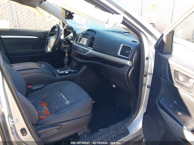 Toyota Highlander Le 2018 5TDBZRFHXJS818396 Image 5