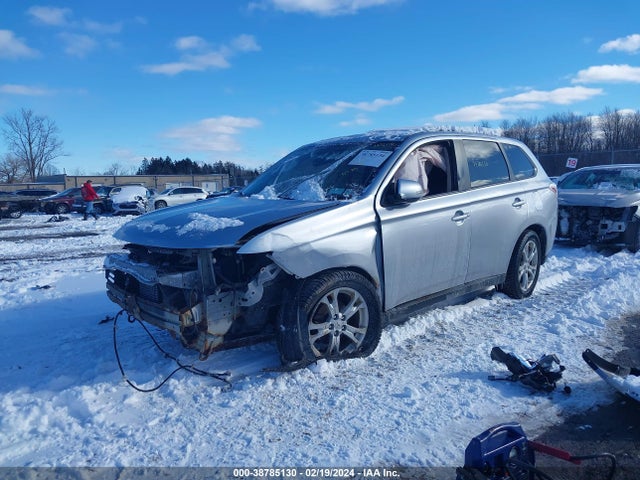JA4AZ3A34EZ018342 Mitsubishi Outlander Se