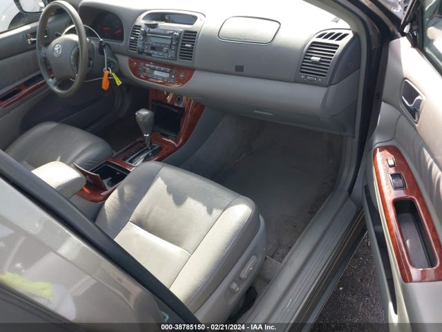2005 TOYOTA CAMRY XLE V6 VIN: JTDBF32K150161858
