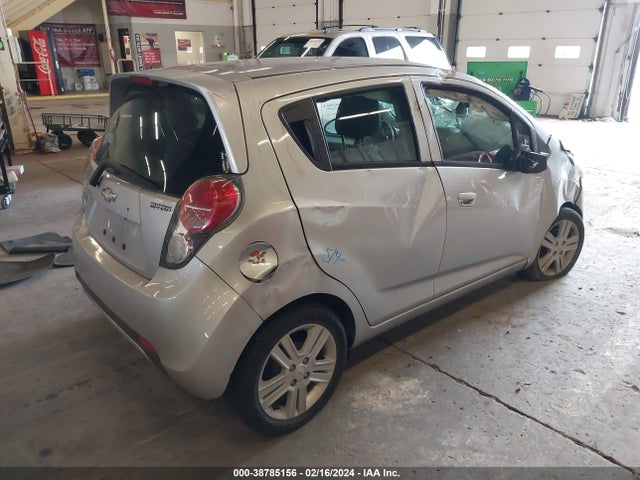 Chevrolet Spark 1lt Cvt 2015 KL8CD6S90FC742091 Image 4