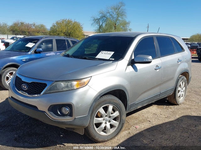 2013 KIA SORENTO LX VIN: 5XYKT3A18DG414815