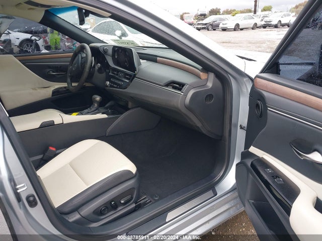 Lexus ES 300H 2023 58ADA1C13PU035843 Image 5