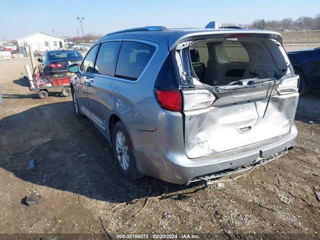 2C4RC1BG0KR731020 Chrysler Pacifica Touring L