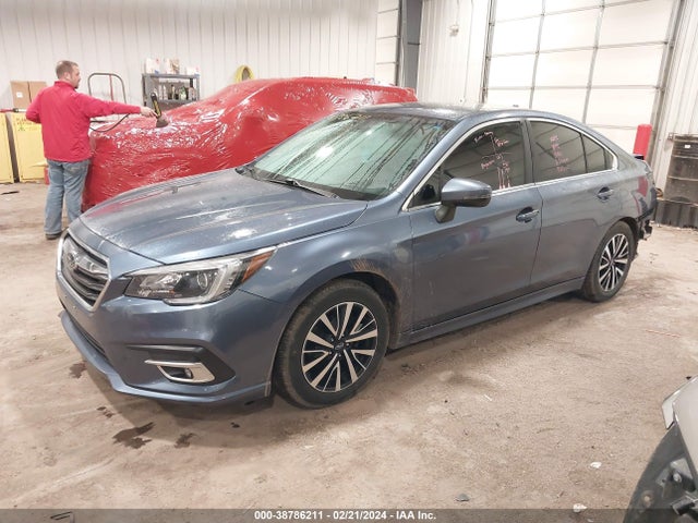 Subaru Legacy 2.5i Premium 2018 4S3BNAF67J3029619 Image 2