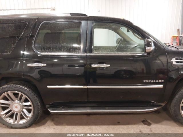 1GYS4BEF8ER154068 Cadillac Escalade Luxury