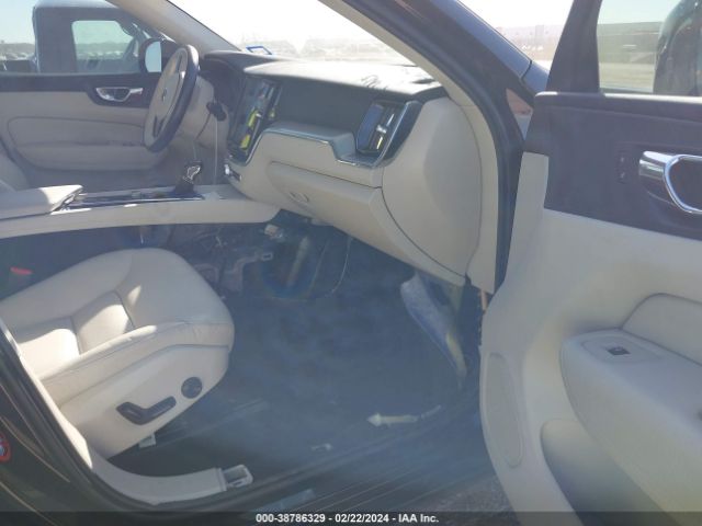 LYVA22RK0JB068589 Volvo Xc60 T6 Momentum