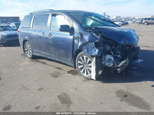 Toyota Sienna Xle Premium 7 Passenger 2018 5TDDZ3DC6JS202157 main image