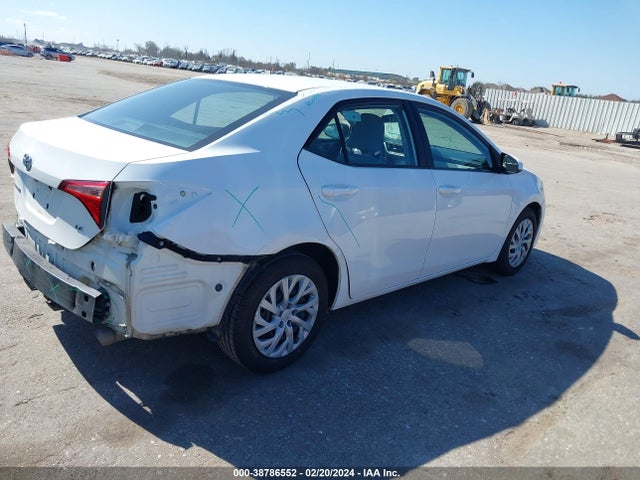 Toyota COROLLA LE 2017 5YFBURHE4HP636634 Image 4