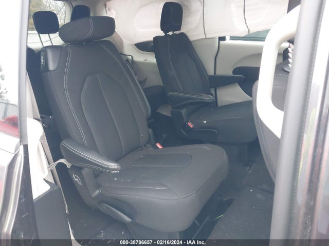 2C4RC1CG3PR605613 Chrysler Voyager Lx